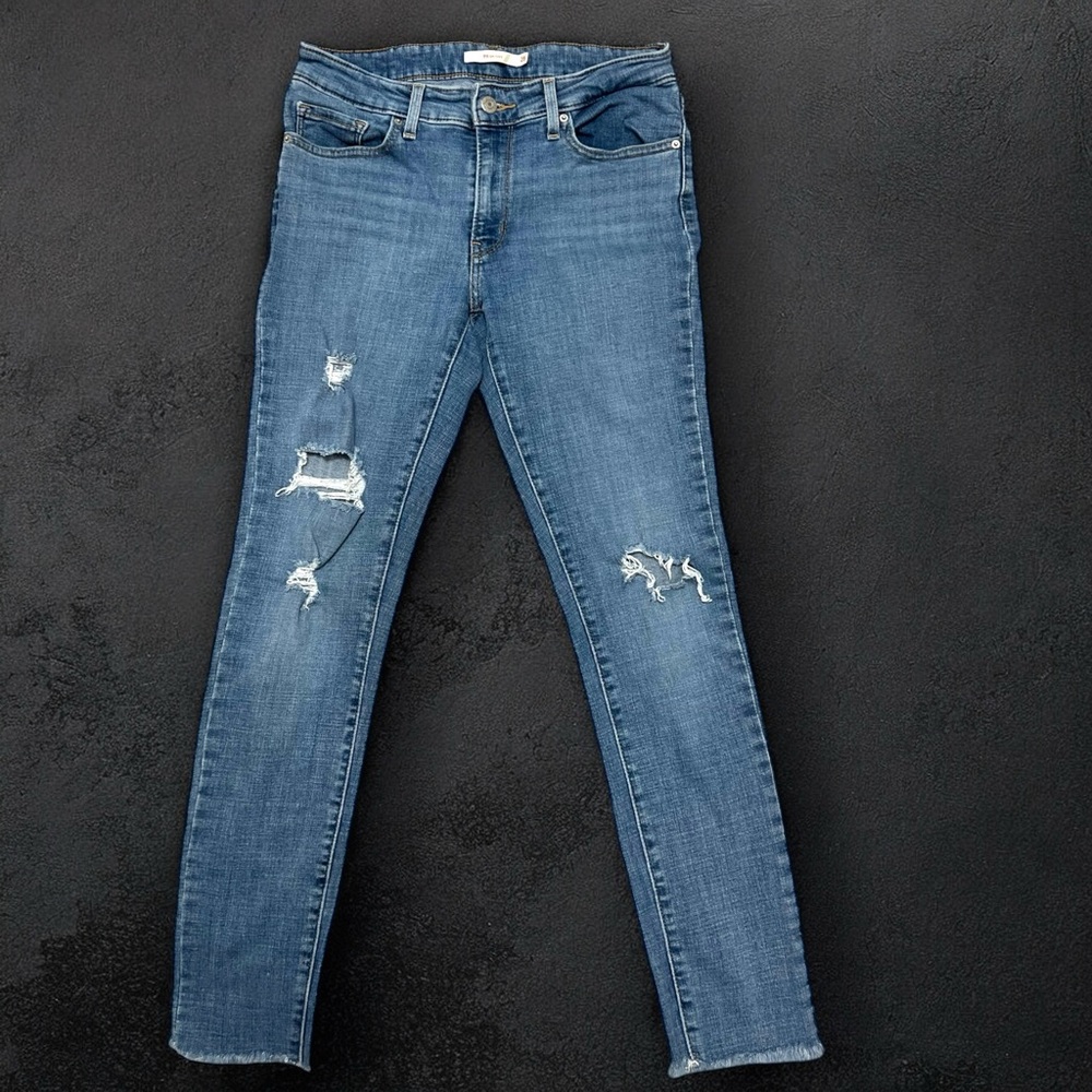 Levi's 711 Skinny Distressed Jeans in Medium Wash Blue | Women’s 28